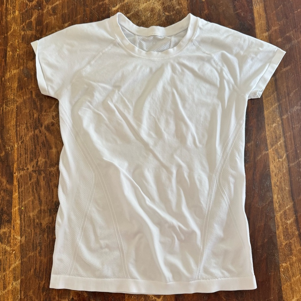 Athleta Momentum Tee